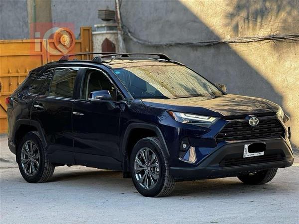 Toyota for sale in Iraq